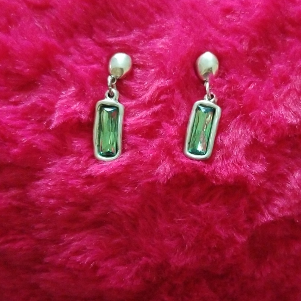 Uno de 50 Emerald Swarovski Crystal Earrings